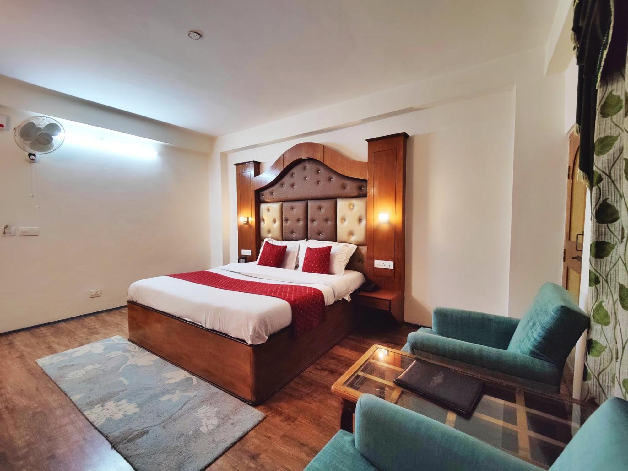 Surya International Hotel Manali Near Mall Road מראה חיצוני תמונה