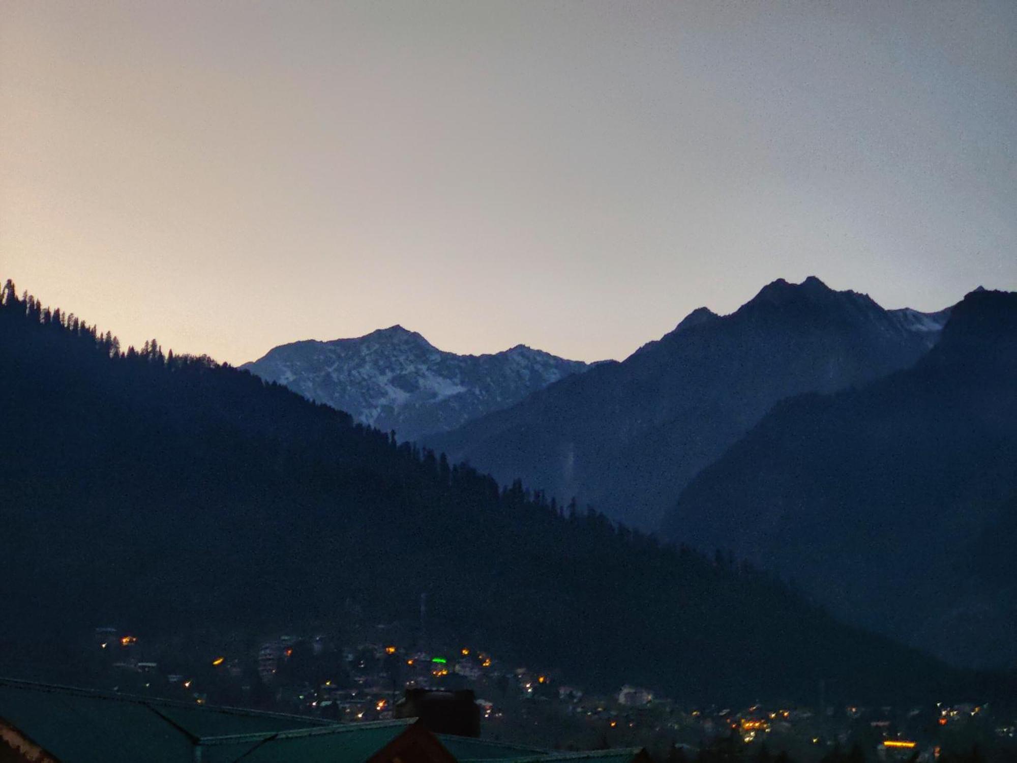 Surya International Hotel Manali Near Mall Road מראה חיצוני תמונה