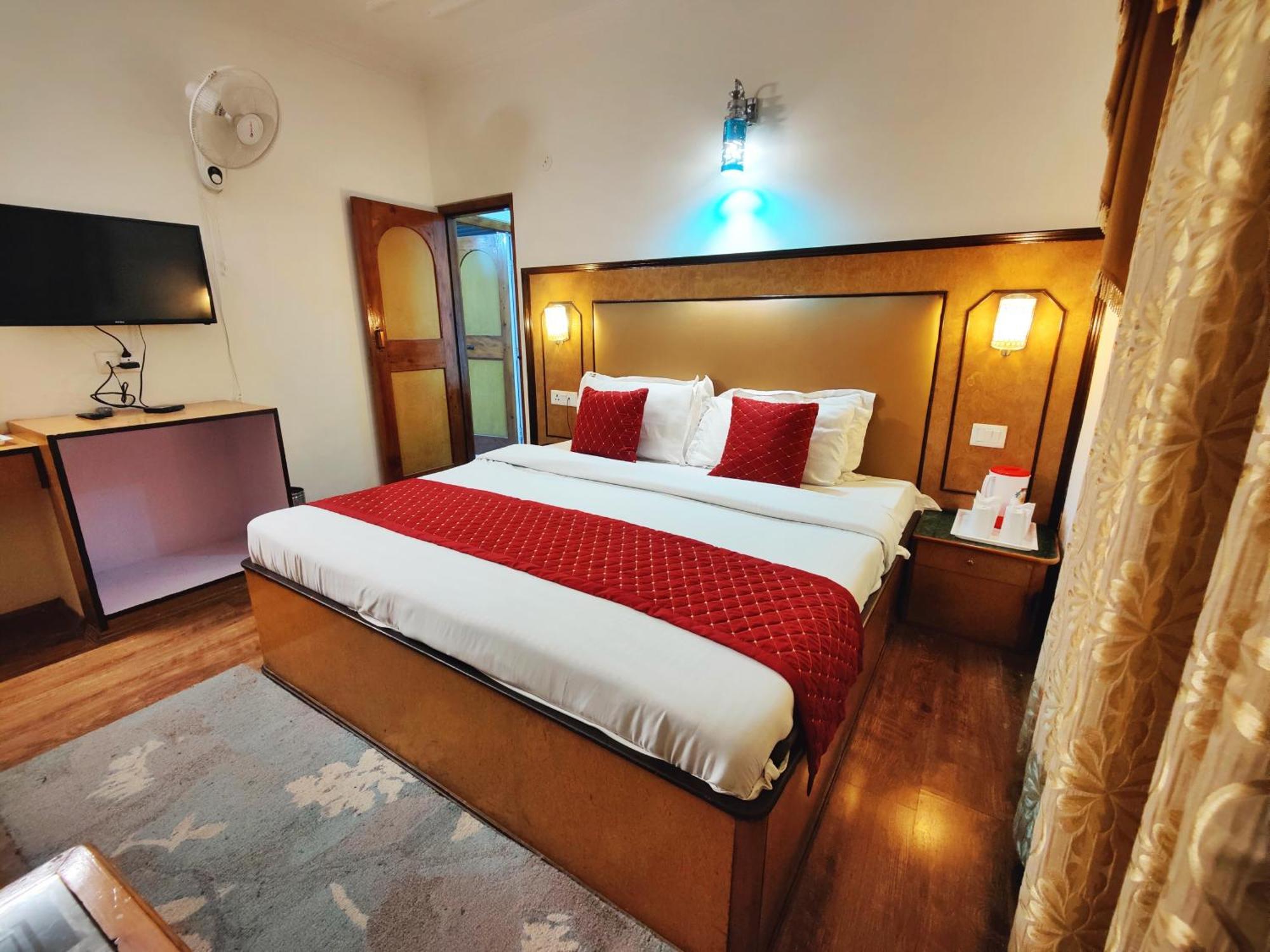 Surya International Hotel Manali Near Mall Road מראה חיצוני תמונה