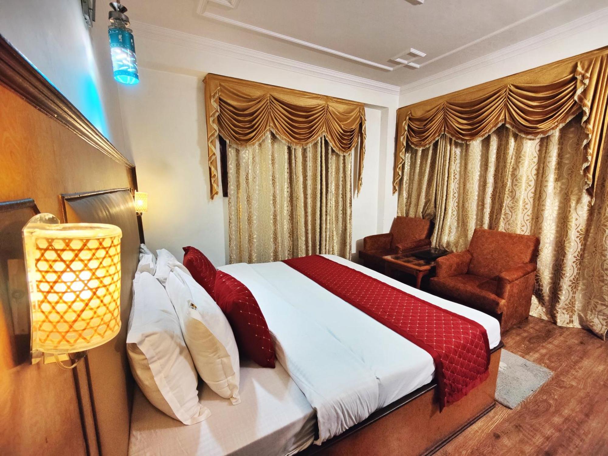 Surya International Hotel Manali Near Mall Road מראה חיצוני תמונה