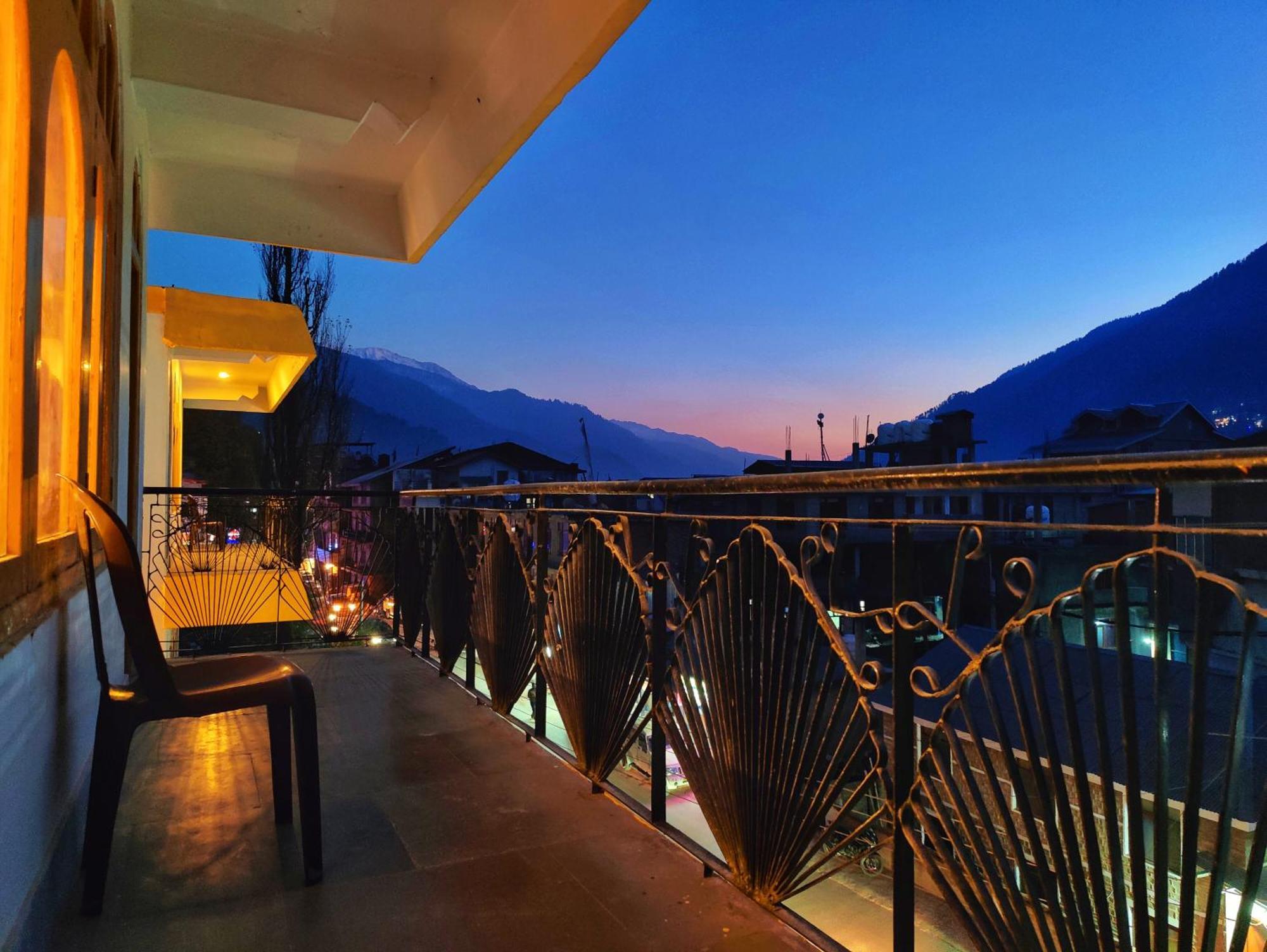 Surya International Hotel Manali Near Mall Road מראה חיצוני תמונה