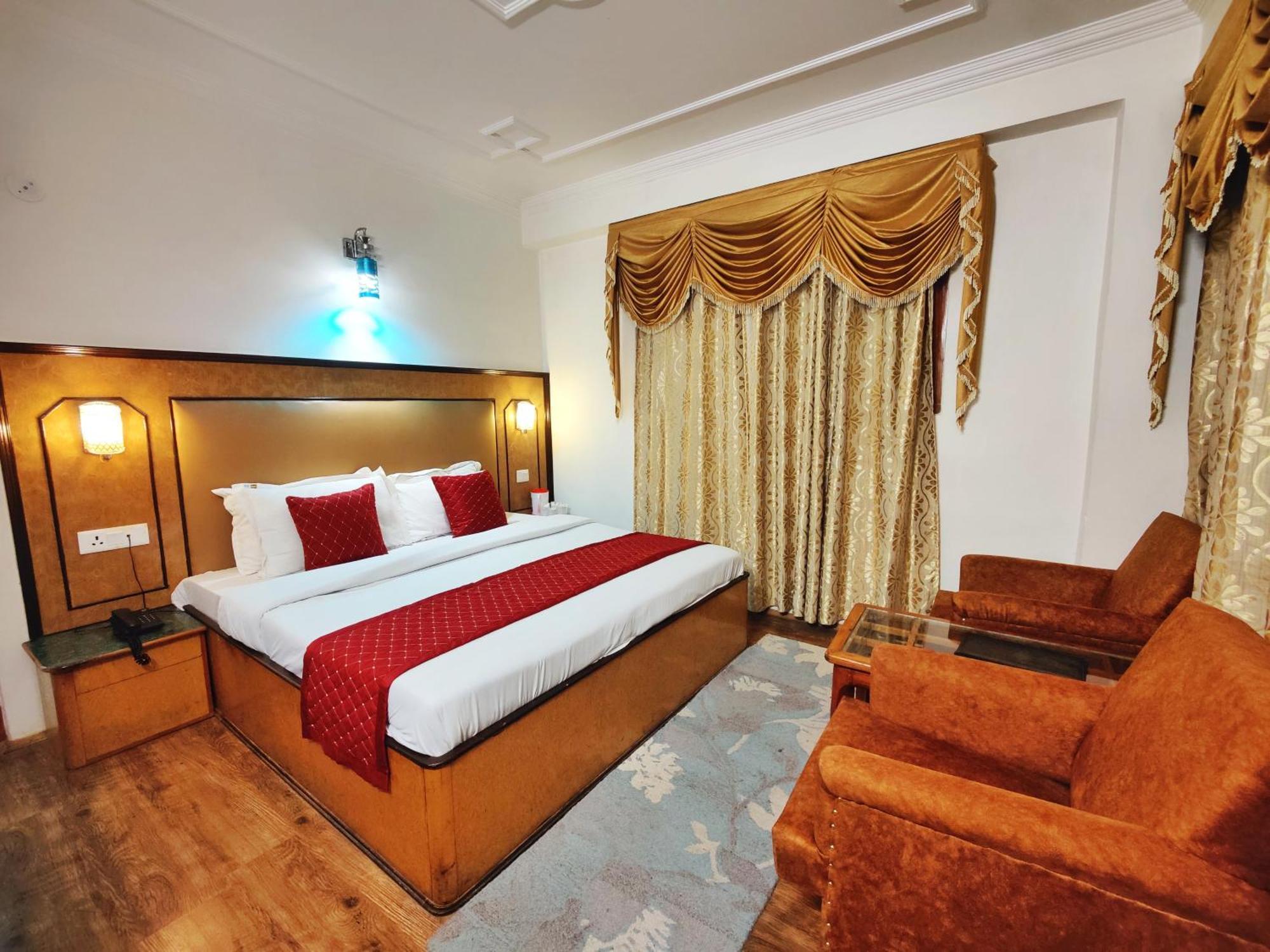 Surya International Hotel Manali Near Mall Road מראה חיצוני תמונה