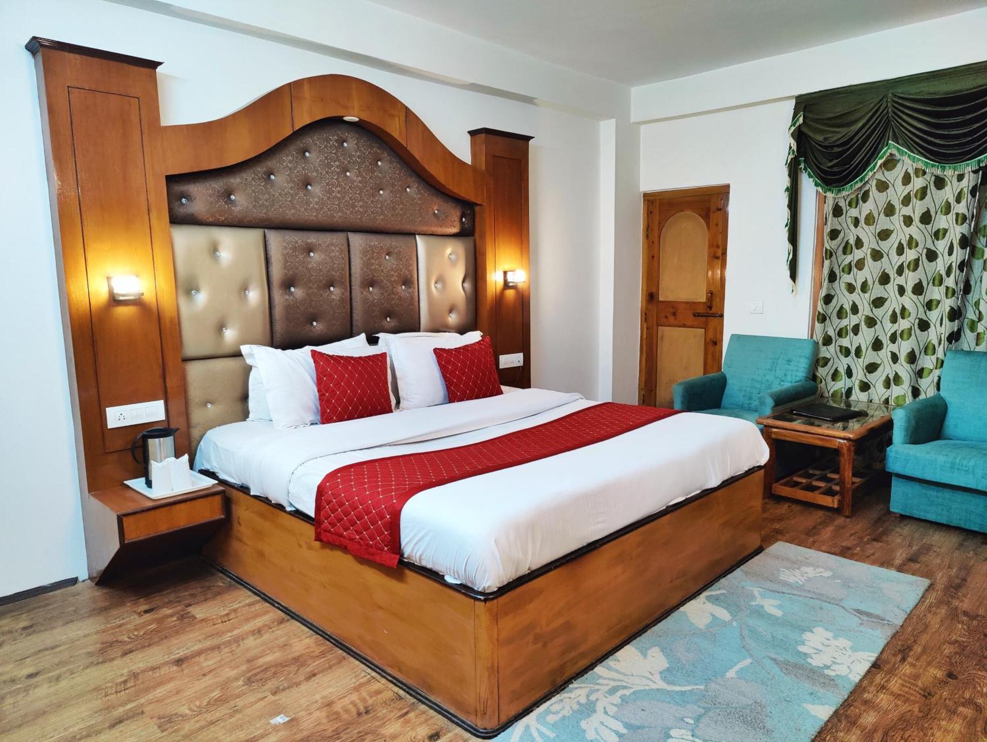 Surya International Hotel Manali Near Mall Road מראה חיצוני תמונה