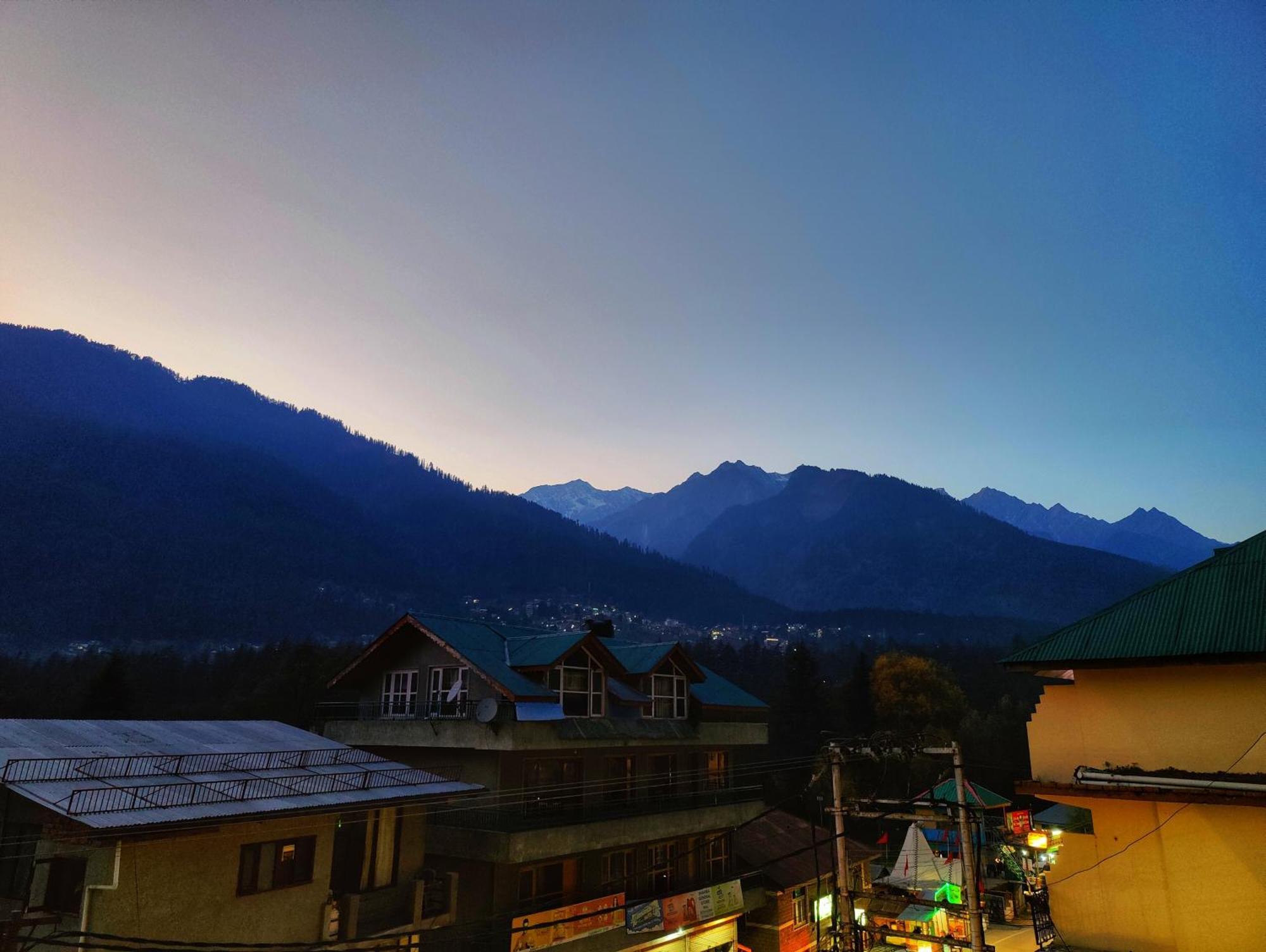 Surya International Hotel Manali Near Mall Road מראה חיצוני תמונה