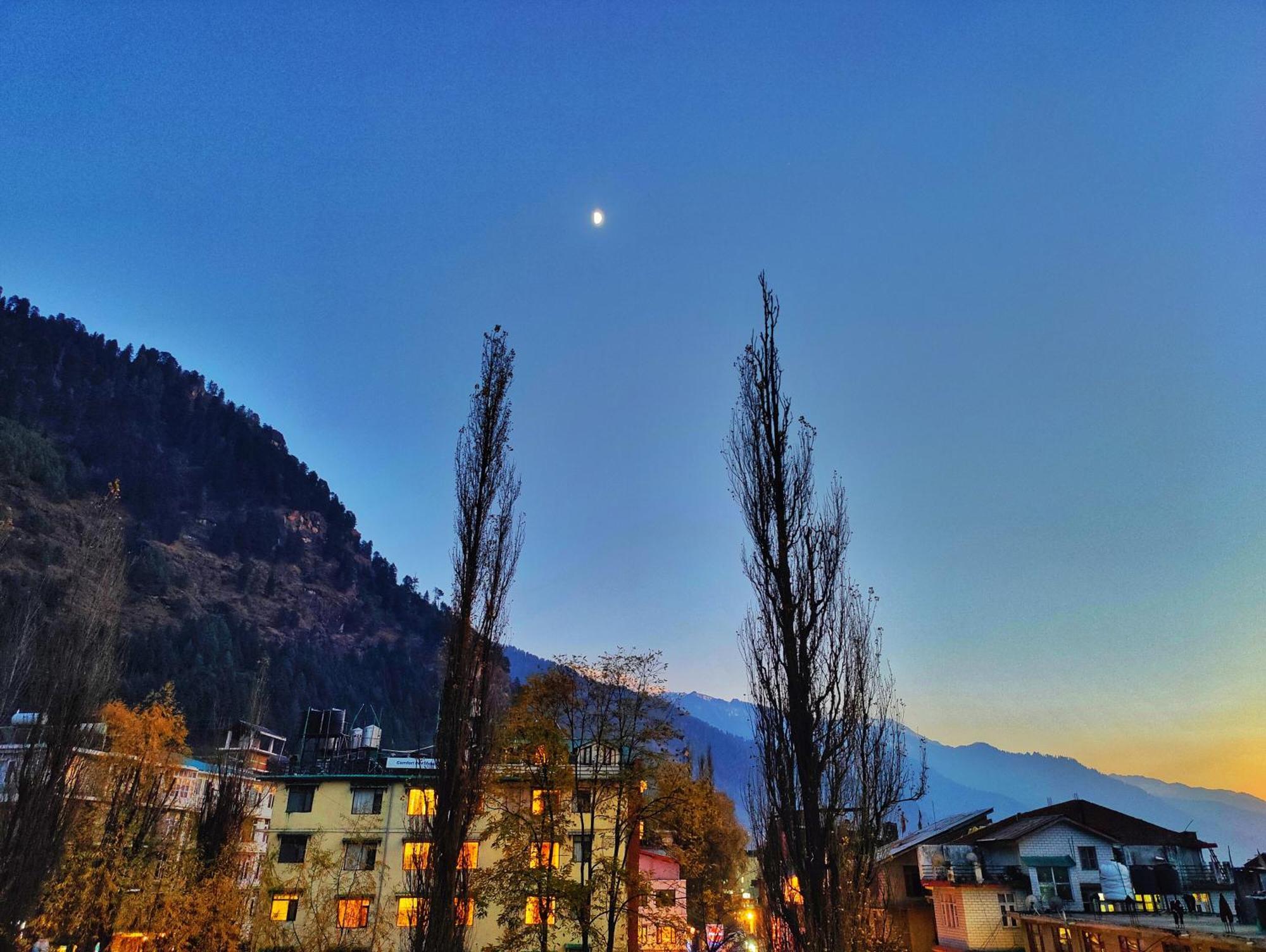 Surya International Hotel Manali Near Mall Road מראה חיצוני תמונה