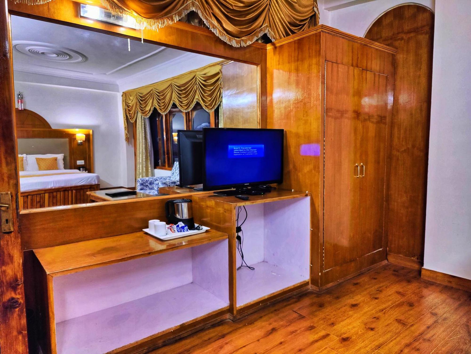 Surya International Hotel Manali Near Mall Road מראה חיצוני תמונה
