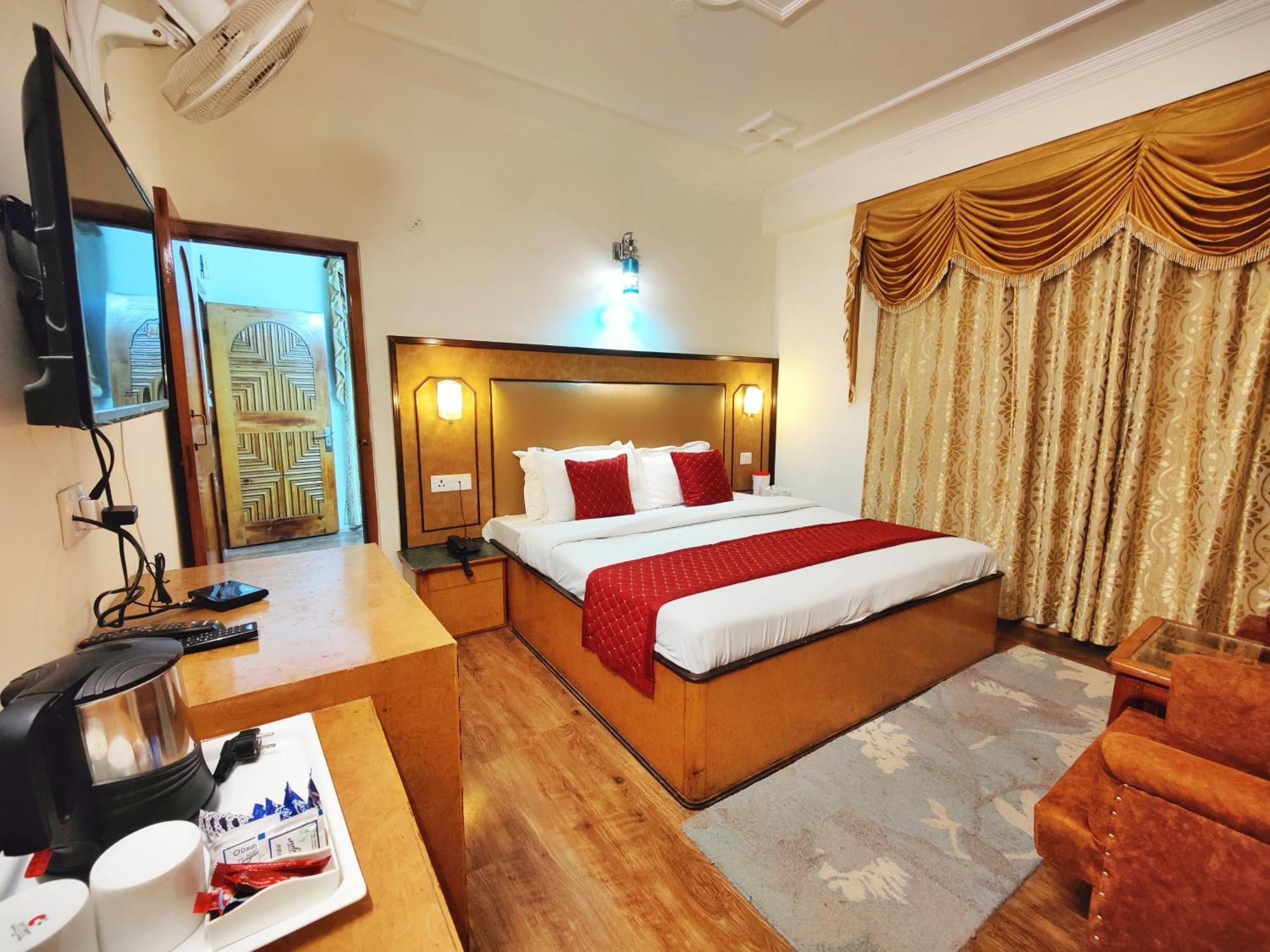 Surya International Hotel Manali Near Mall Road מראה חיצוני תמונה