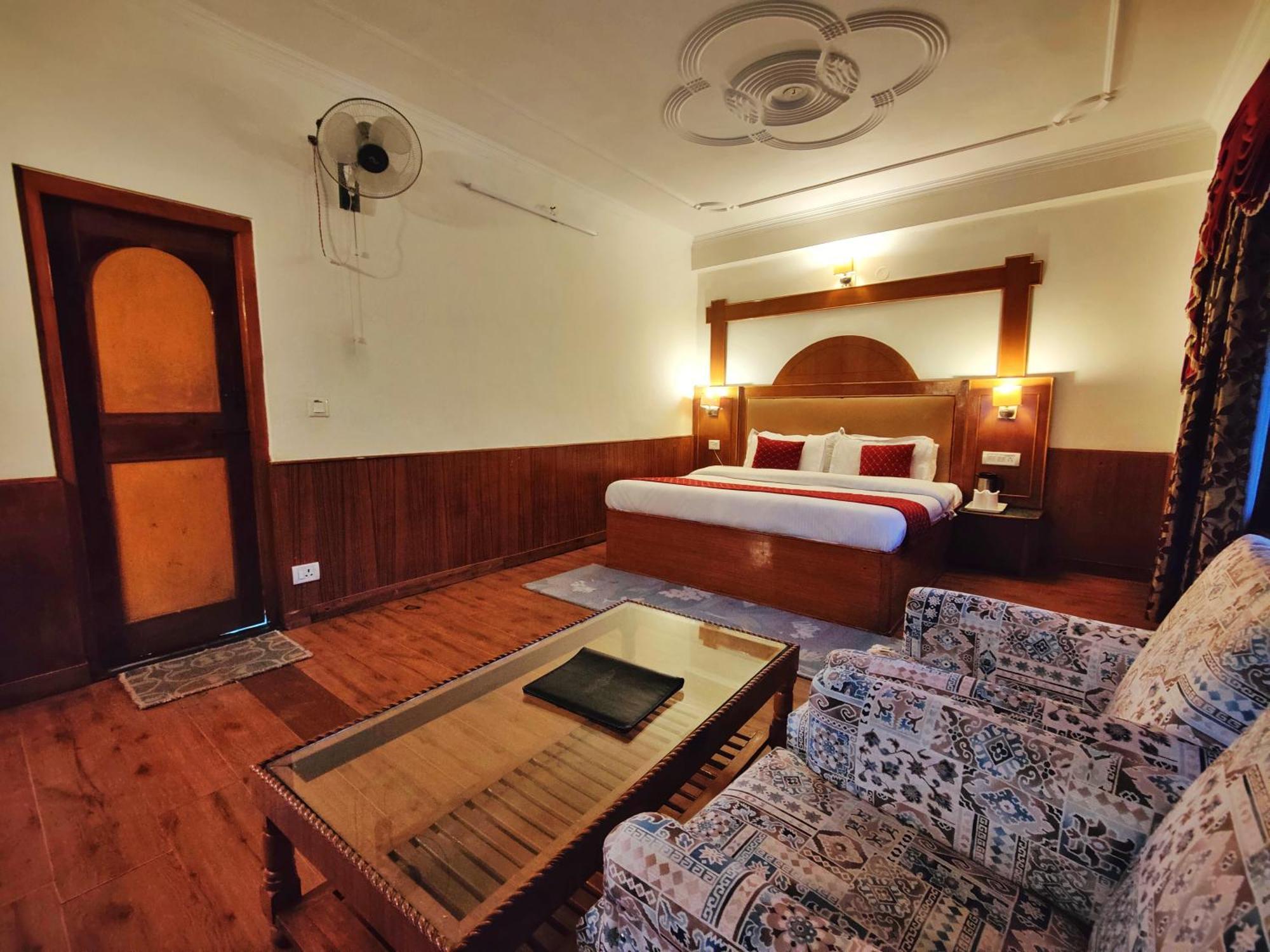 Surya International Hotel Manali Near Mall Road מראה חיצוני תמונה