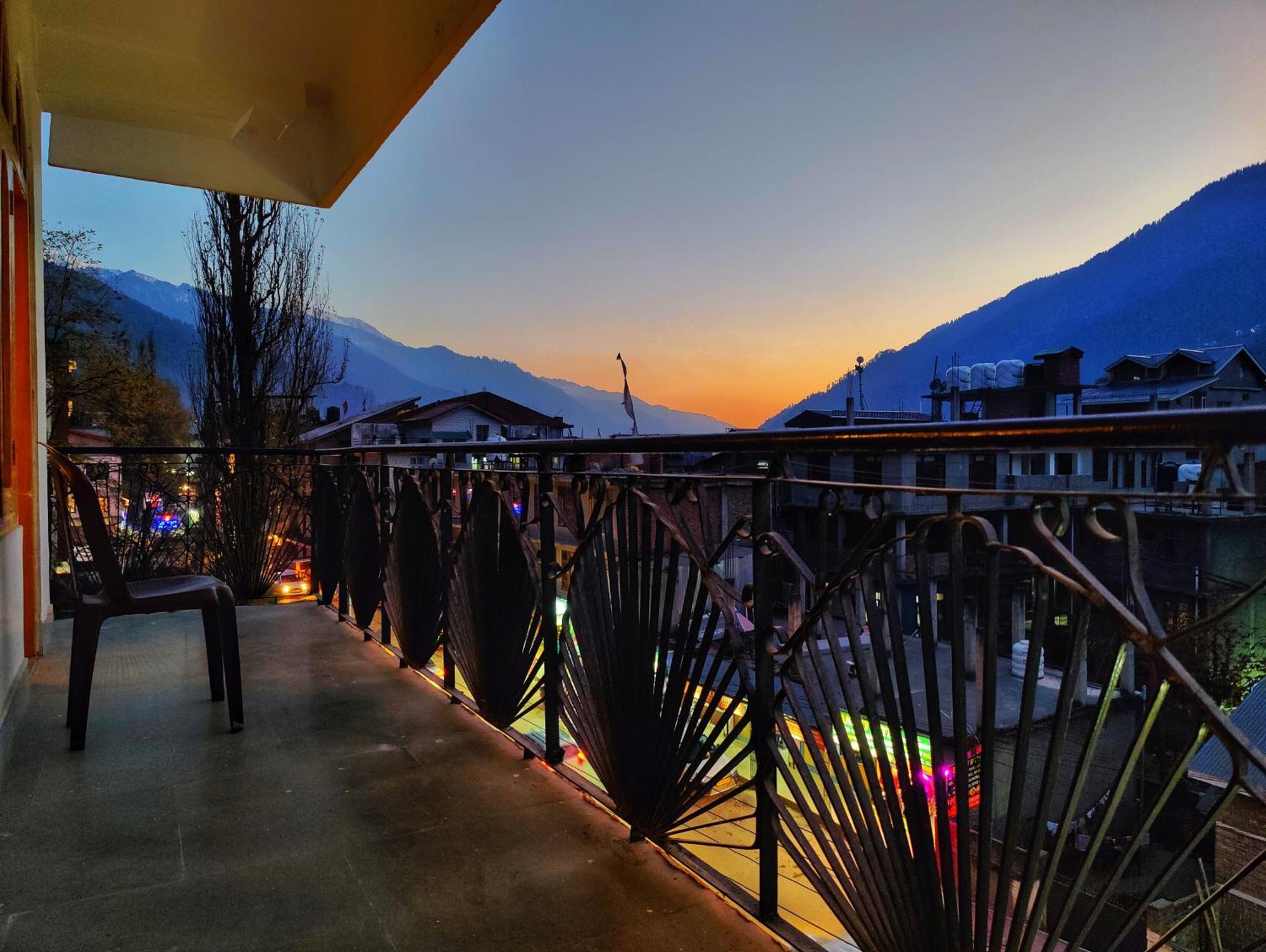 Surya International Hotel Manali Near Mall Road מראה חיצוני תמונה
