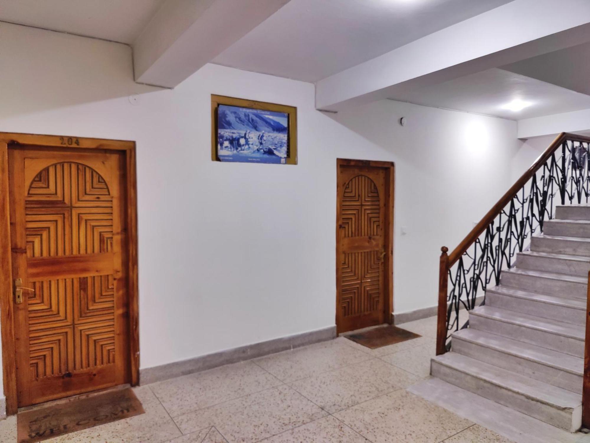 Surya International Hotel Manali Near Mall Road מראה חיצוני תמונה