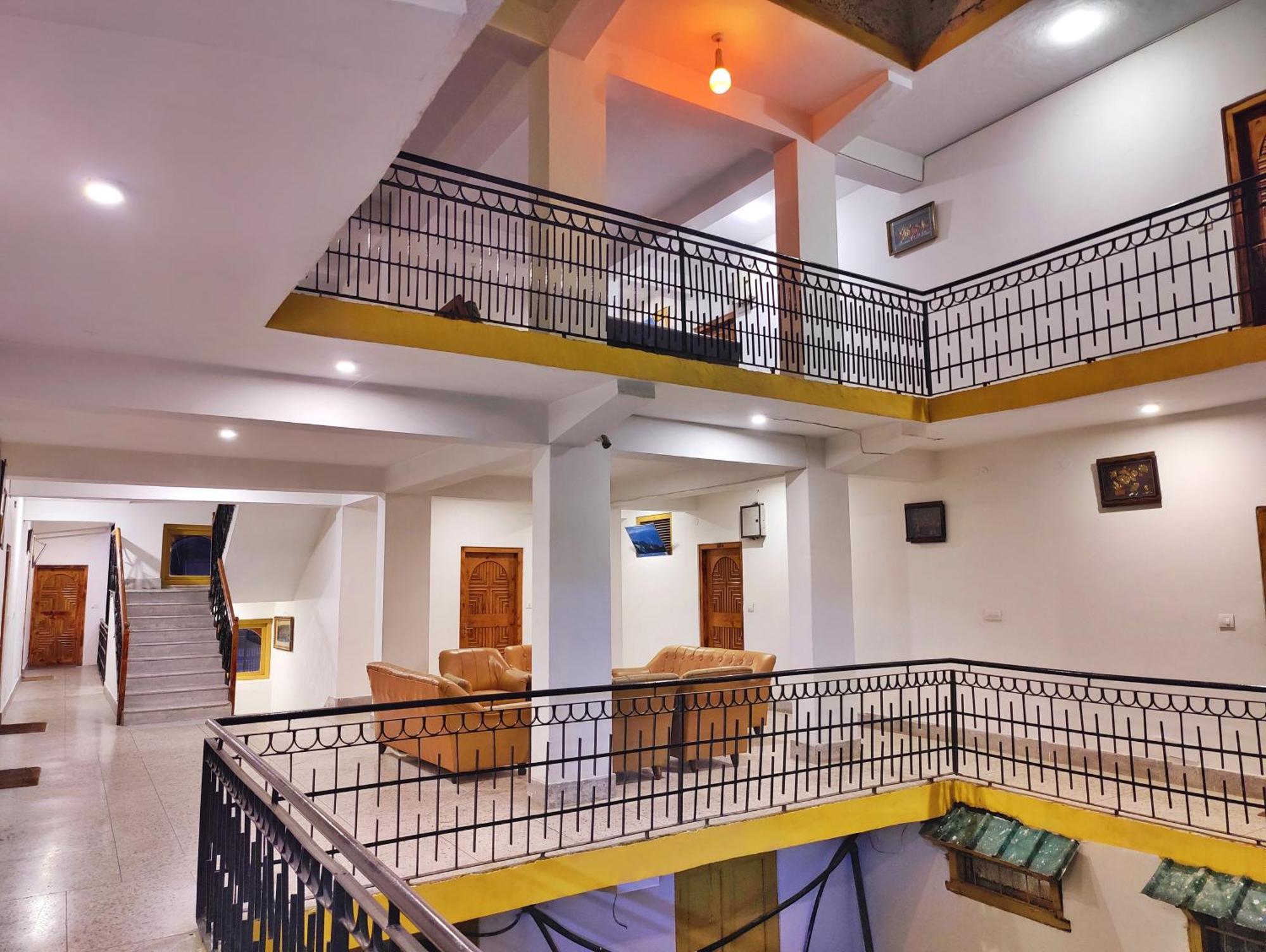 Surya International Hotel Manali Near Mall Road מראה חיצוני תמונה