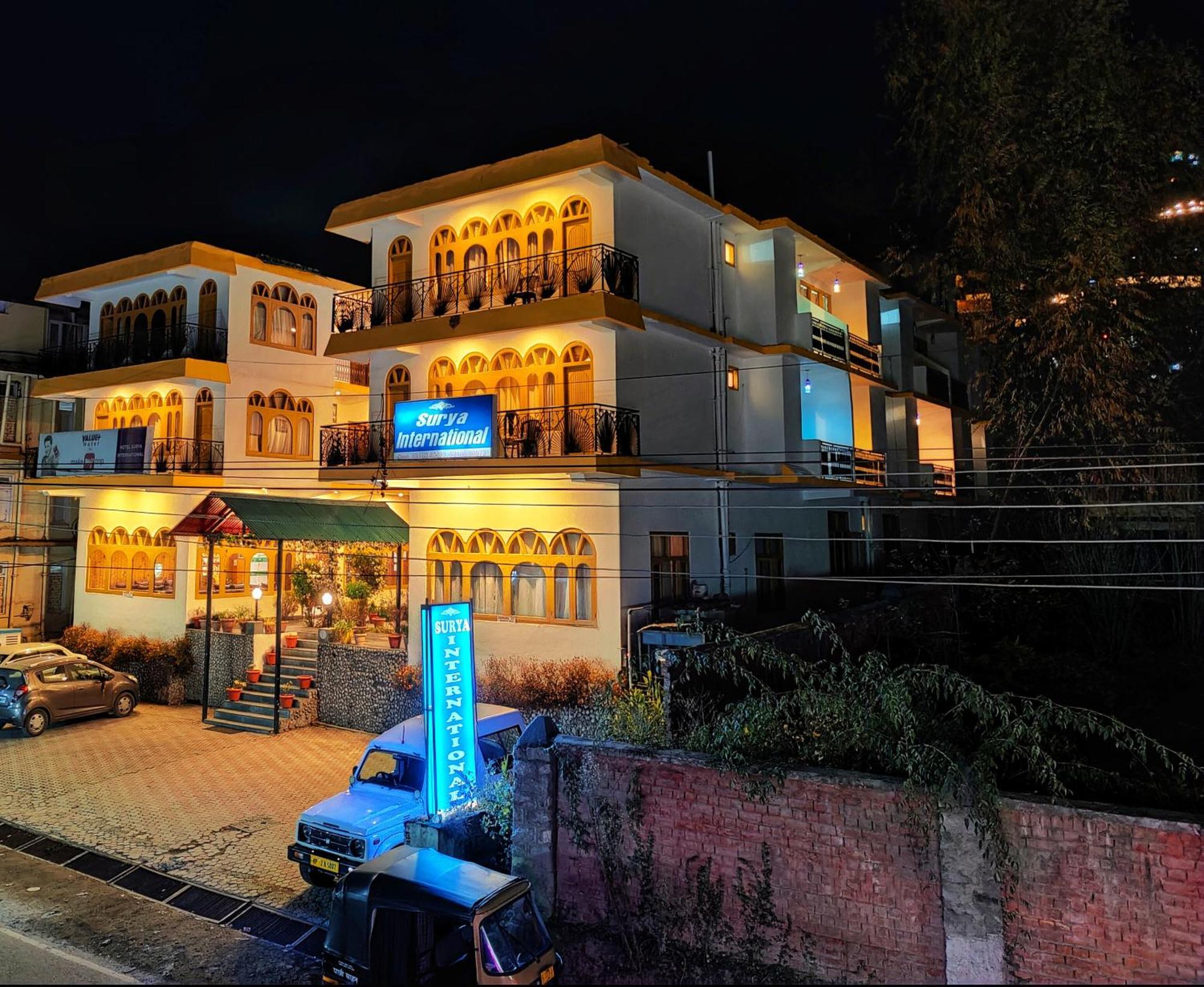 Surya International Hotel Manali Near Mall Road מראה חיצוני תמונה